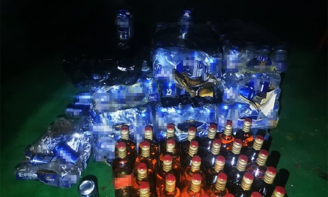 Polițiștii de frontieră au găsit marfă de contrabandă în buncărul unei nave