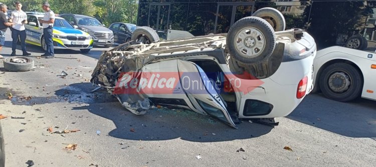 Accident rutier, în zona CET. Un autoturism a intrat în copac, apoi s-a răsturnat