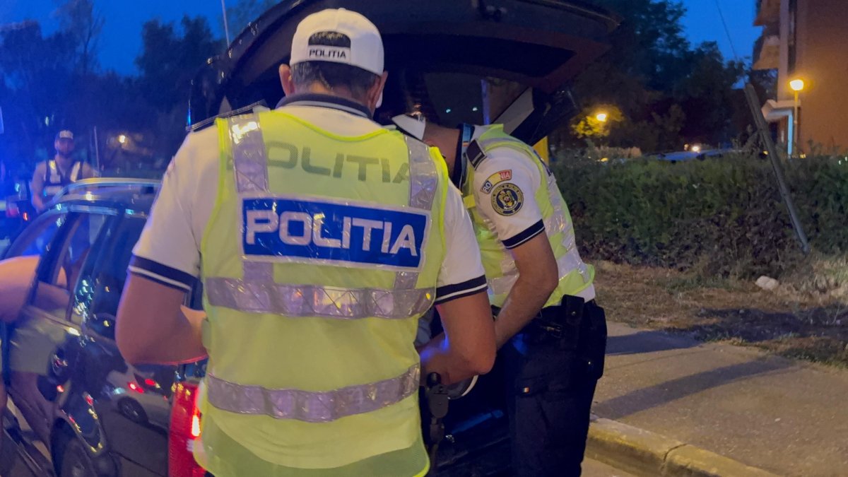Amenzi in valoare de peste 54.000 de lei date de politistii constanteni, in urma actiunii Blitz Amenzi in valoare de peste 54.000 de lei date de politistii constanteni, in urma actiunii Blitz