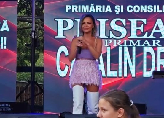 Andreea Antonescu ironizată după ce a cântat „Moșule, ce tânăr ești ” vara și fără spectatori