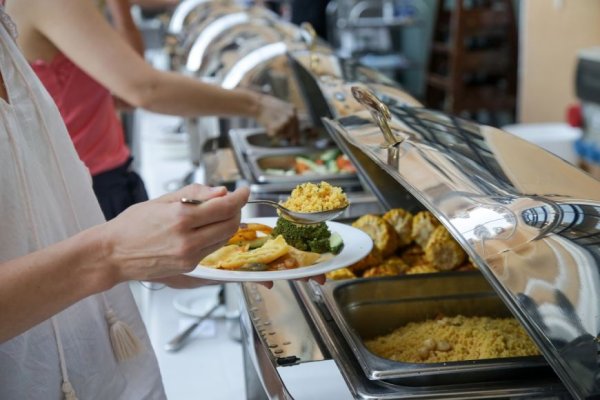 Vești proaste pentru fanii ,,vacanțelor all inclusive”. Țara preferată de români renunță la acest tip de ofertă