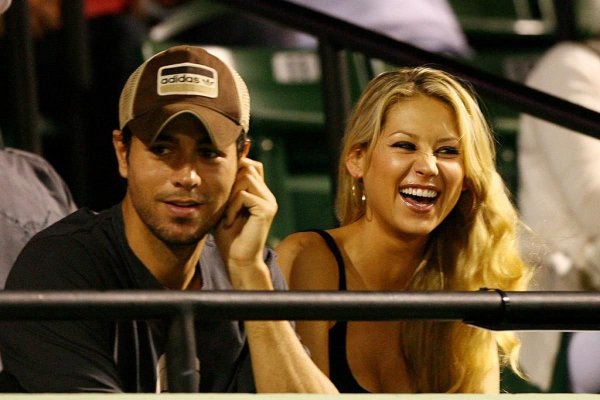 Anna Kournikova, apariție publică rară la 8 luni după ce a apărut în scun cu rotile