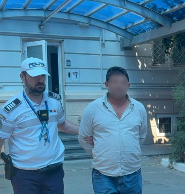 Un șofer de 49 de ani a ajuns în arest după ce a condus beat și cu permisul suspendat. Video 