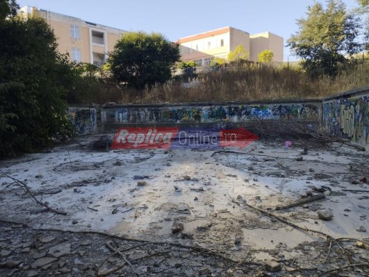 După 30 de ani de paragină, bazinul de pe Aleea Cișmelei și-a dat duhul! Video