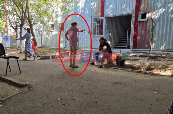 Poliția a descins în Henri Coandă! Se făcea comerț ilegal la ușa apartamentului! Vezi ce s-a confiscat