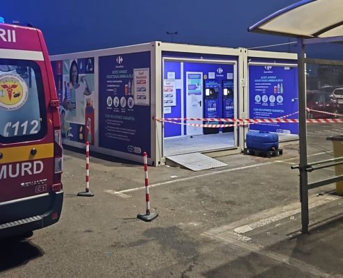 Alertă la centrul comercial Tom din Constanța! Un angajat a murit după ce a căzut și s-a lovit cu capul de asfalt! Video