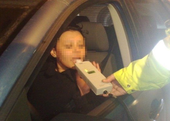 S-a bătut recordul la alcoolemie, în Constanța! Incredibil cât a putut să bea o șoferință! 