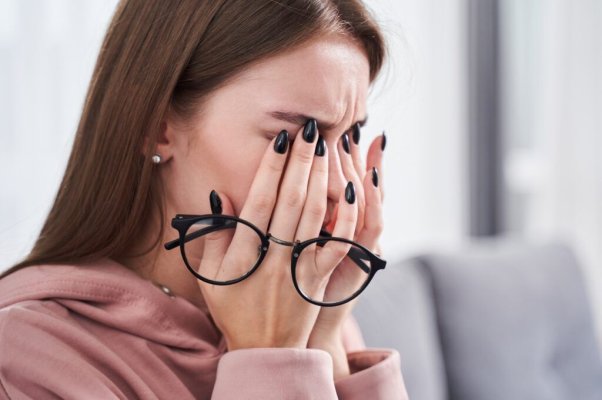 Gestul care îți poate afecta ochii fără să îți dai seama: Oftalmologii trag un semnal de alarmă