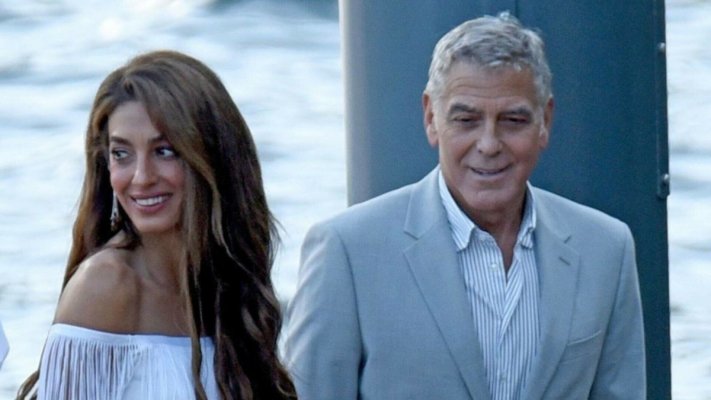 George și Amal Clooney, apariție plină de rafinament pe Lacul Como. Cuplul a atras toate privirile