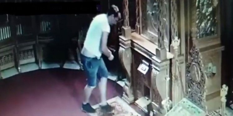 Un adolescent de 17 ani a fost reținut după ce ar fi furat mai mulți bani din cutia milei