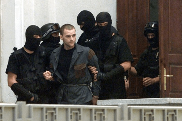 Criminalul Kostantinos Passaris, condamnat la închisoare pe viață, a dat statul român în judecată