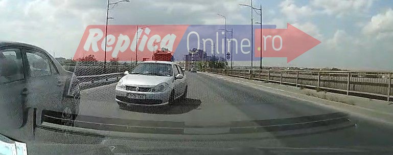 Pe Podul de la Navodari, ca-n jungla! soferii cer ajutorul politiei. Video Pe Podul de la Navodari, ca-n jungla! soferii cer ajutorul politiei. Video