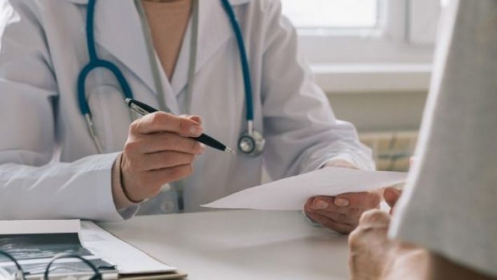 Concediile medicale sunt afectate de noua lege fiscală. Dificultăți mari la calculul indemnizațiilor