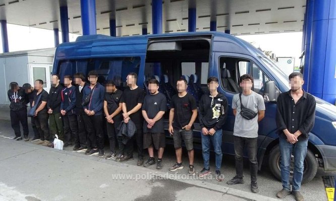 Tentativă de migrație ilegală, stopată la Calafat: 17 persoane depistate într-un microbuz condus de un slovac