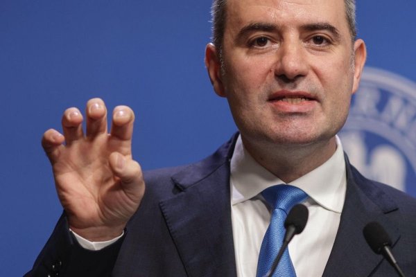 Ministrul Finanțelor desființează o instituție din subordine, unde șefii încasează 5000 de euro pe lună 