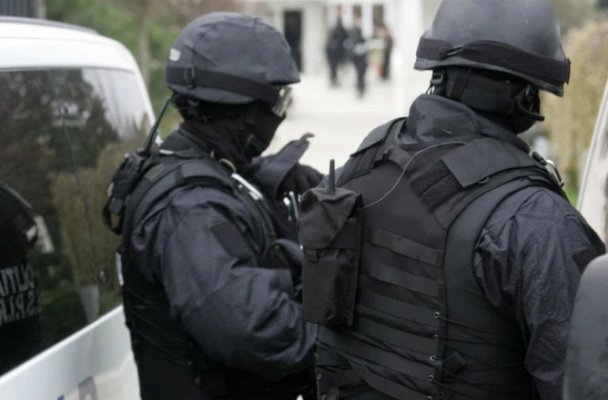 Procurorii și mascații au făcut percheziții la Curtea Supremă a Ucrainei