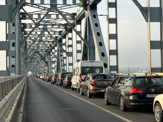 Circulația pe Podul Prieteniei Giurgiu-Ruse va fi permisă în ambele sensuri, în perioada sărbătorilor de iarnă