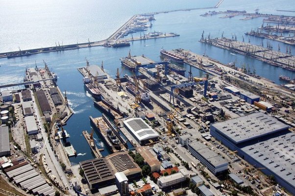 Un transport cu petrol contaminat a ancorat în Portul Constanța! Sabotaj sau... sabotaj?