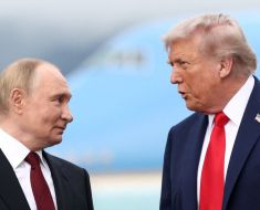 Donald Trump a ieșit triumfalist și a anunțat un acord cu Putin, dar este contrazis direct de la Kremlin