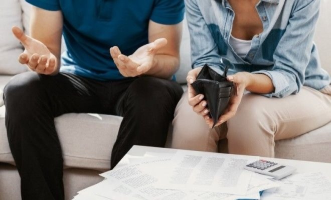 Noi măsuri pentru românii cu datorii la stat: vor fi puși pe lista rușinii la primărie