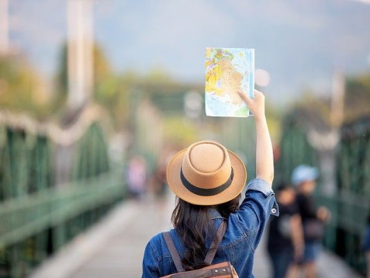 Peste 7, 6 milioane de turişti s-au înregistrat în unităţile de cazare din România, în primele 7 luni, în scădere cu 0,8% (INS)