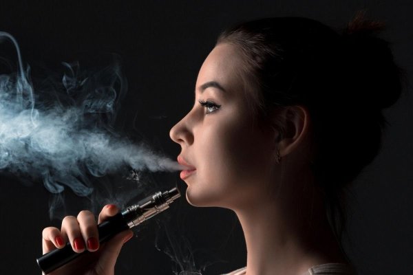 Cercetătorii avertizează: vapatul deschide drumul către dependența de țigări