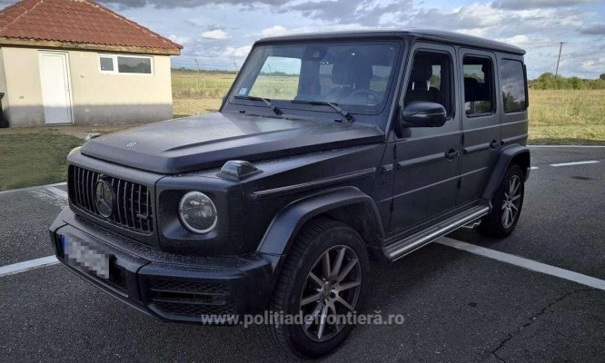 Două autoturisme, în valoare de peste 215.000 de euro, au fost găsite de polițiștii de frontieră din Timiș