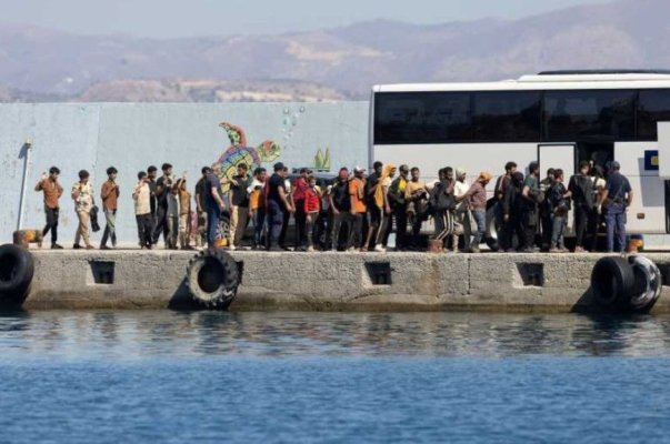 Grecia a votat o lege privind ''returnarea forțată'' a solicitanților de azil respinși