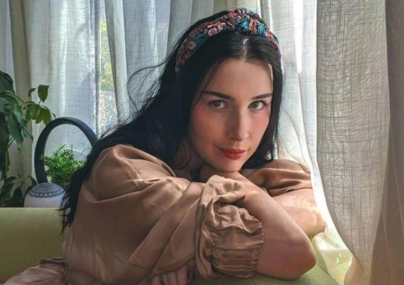 O vedetă OnlyFans oferă 100.000 de dolari celui care îi găsește un soț