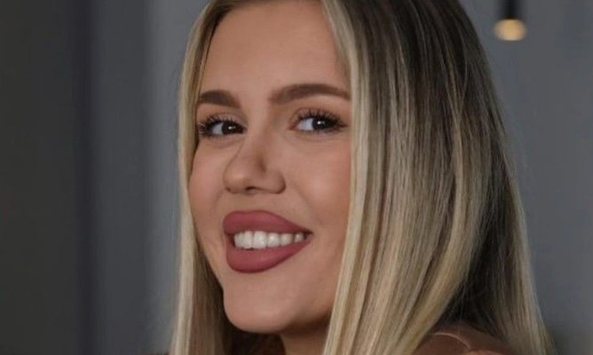 Emily Burghelea se pregătește să nască. Imaginea care i-a pus pe jar pe fanii vedetei