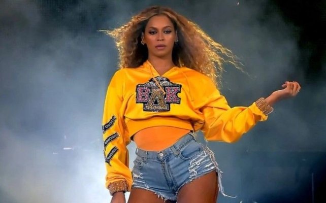 Stick-uri pe care se aflau melodii nelansate ale lui Beyoncé au fost furate dintr-o mașină