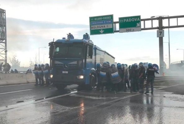 Proteste pro-Palestina în Italia. Protestatarii s-au bătut cu polițiștii
