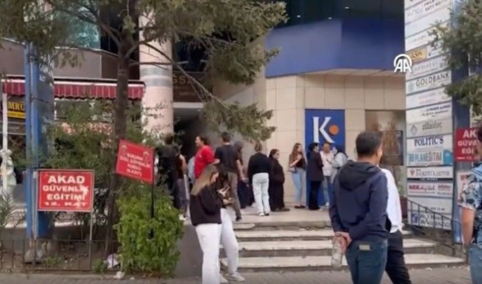 Alertă în Turcia, după un cutremur de 5.4 grade. Oamenii panicați au ieșit în parcuri sau parcări. Video