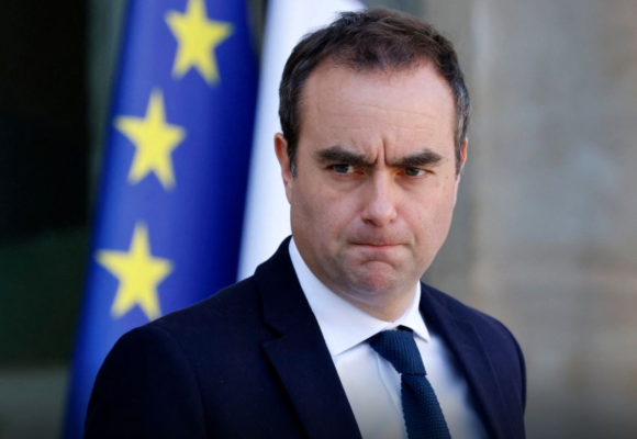 Premierul francez Sebastien Lecornu este acuzat de sindicaliști că și-a inventat masterul în drept