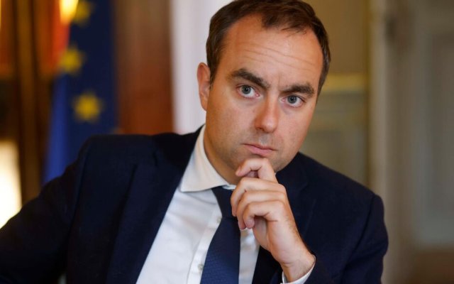 Emanuel Macron îl numește pe Sebastien Lecornu prim-ministru al Franței