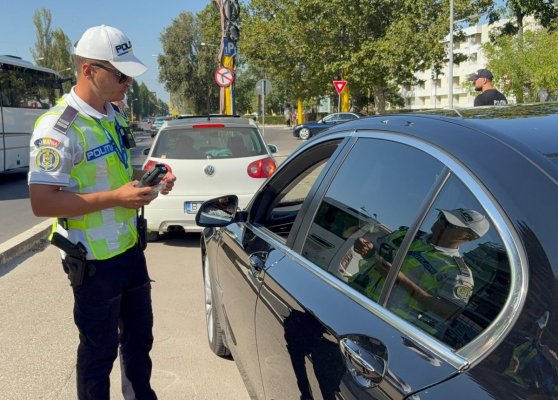 Polițiștii constănțeni au reținut nouă permise de conducere, pentru neacordarea priorității în trafic