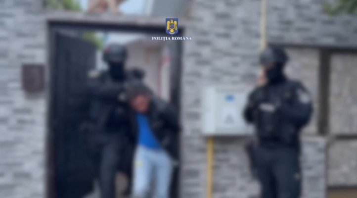 Mascații au intrat peste un spărgător de mașini din Constanța. Video