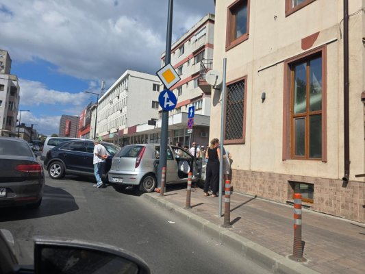 Accident grav cu trei victime, printre care și un copil, la intersecția străzilor Cuza Vodă cu Mihai Viteazu  