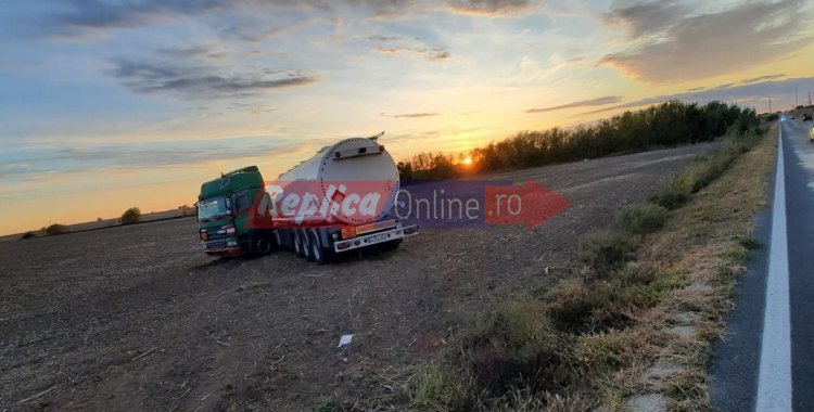 Aproape de tragedie. Un șofer din Republica Moldova a adormit la volan și a ieșit cu cisterna pe câmp 