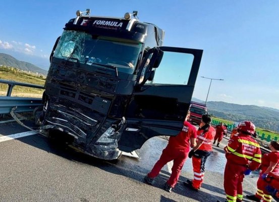 Trei bărbaţi care făceau marcaje rutiere pe A1 au murit, după ce au fost loviţi de o cisternă