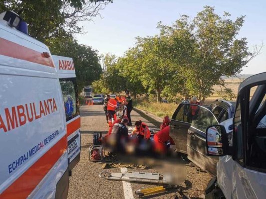 Planul Roşu de Intervenţie la Botoşani: Accident între un autocar şi un autoturism, pe DN 24C