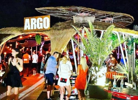 Gorilele clubului Argo din Mamaia au devenit animale! Au băgat în spital un turist din București