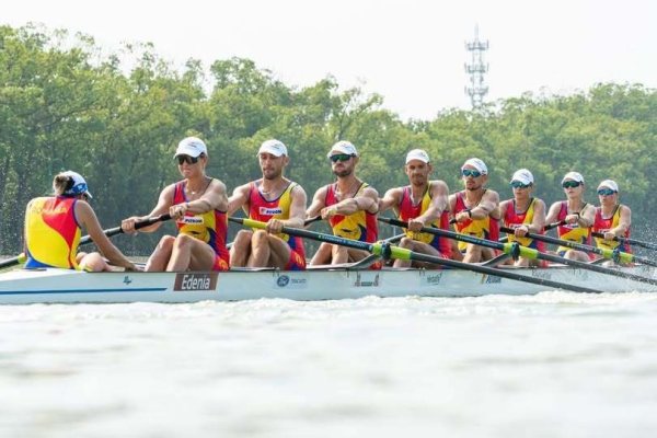 Prima medalie de aur pentru un echipaj de 8+1 mixt la Campionatul Mondial de Canotaj a fost obţinută de România