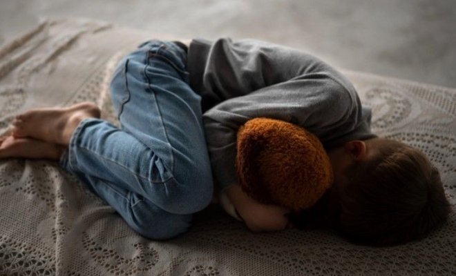 Un medic român atrage atenţia asupra sinuciderilor în rândul copiilor. Social media este o problemă