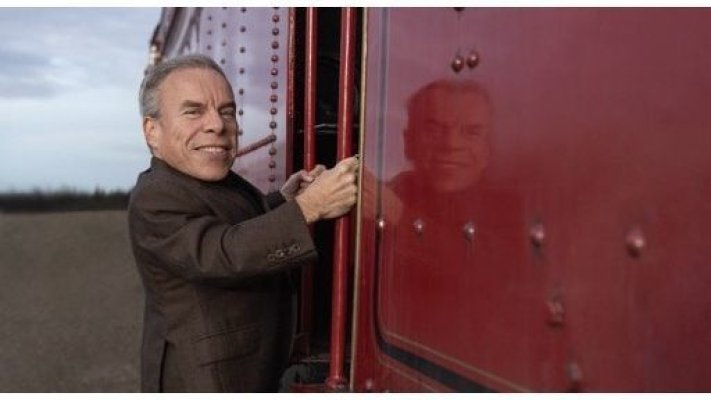 Warwick Davis revine în rolul Profesorului Filius Flitwick, în serialul „Harry Potter”