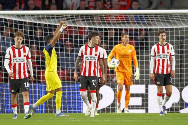 Dennis Man a debutat în Champions League într-un eșec drastic pentru PSV 