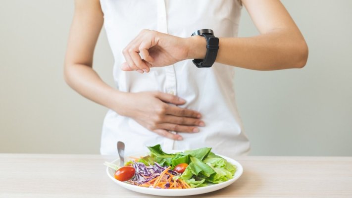 Studiu: Postul intermitent, denumit și „dieta deceniului“ poate crește riscul de deces cardiovascular