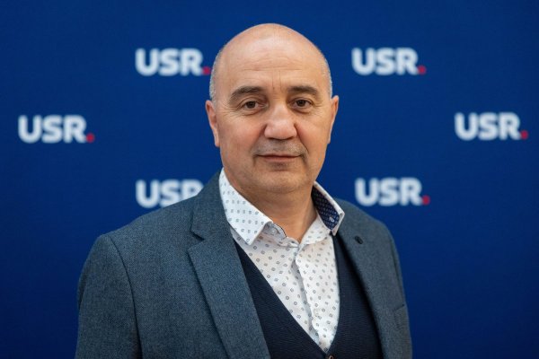 Mașinile statului, obligate să poarte sigla instituției – propunere USR în Parlament