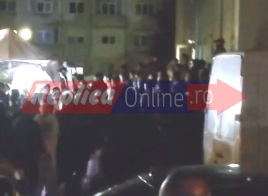 Nu mai doarme nimeni în cartierul Tomis Nord din cauza petrecerilor cu lăutari din Henri Coandă! Video