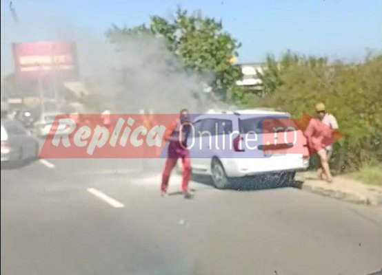 O mașină a luat foc în mers pe drumul național dintre Constanța și Agigea, Video